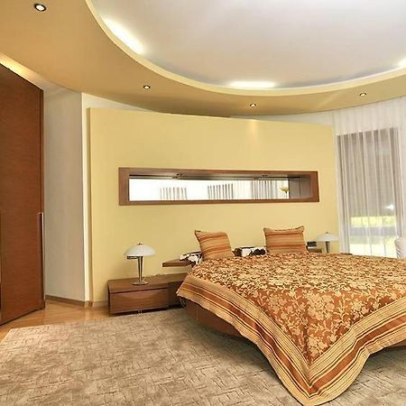 Villa Vitoria Giroc Room photo