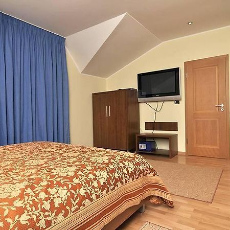 Villa Vitoria Giroc Room photo
