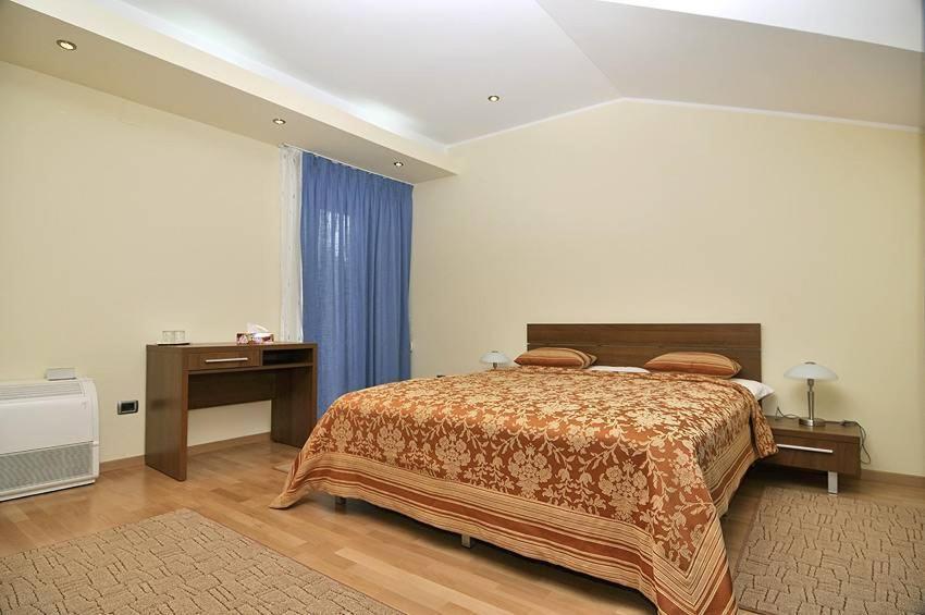 Villa Vitoria Giroc Room photo