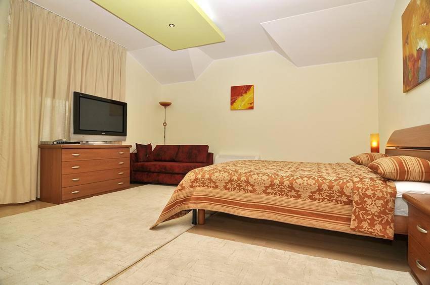 Villa Vitoria Giroc Room photo